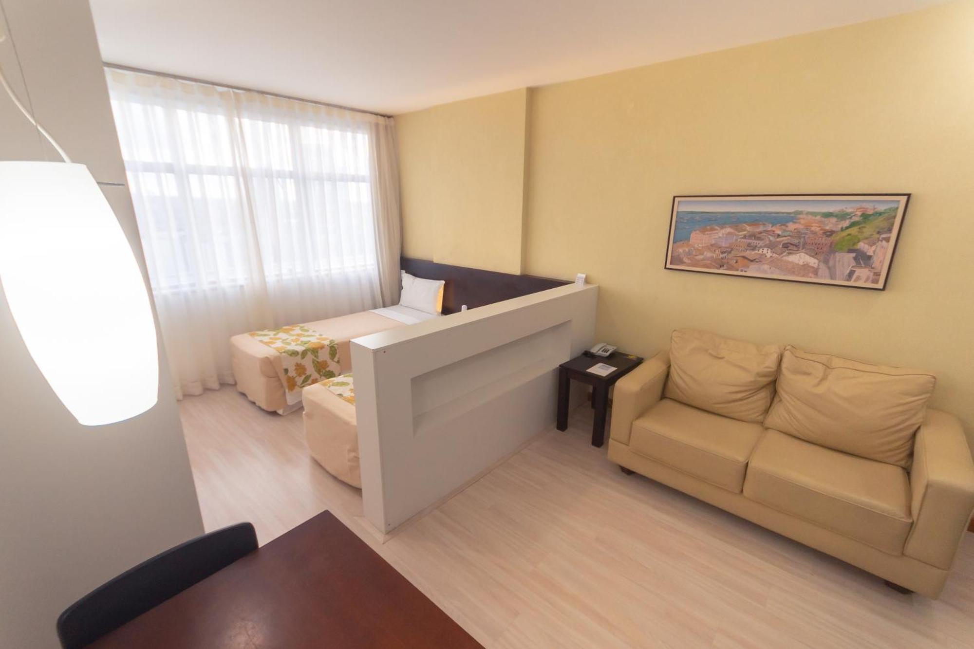 Quarto com 2 Camas de Solteiro